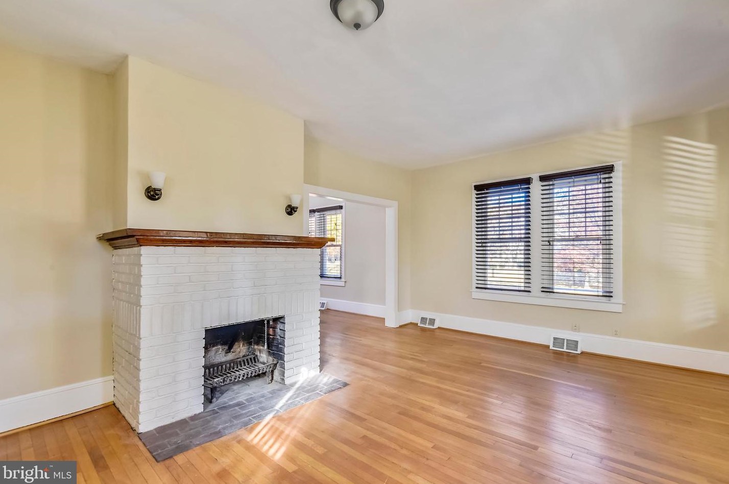 1048 Daniel St, Arlington VA  22201-2838 exterior