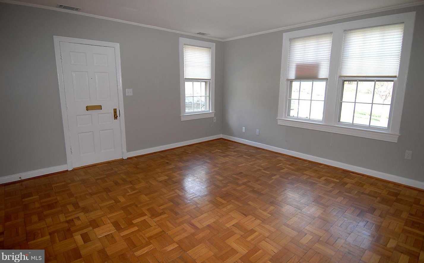 2600 13th Rd S #400, Arlington, VA 22204