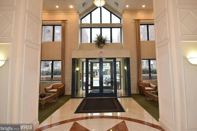 3835 9th St N #602e, Arlington, VA