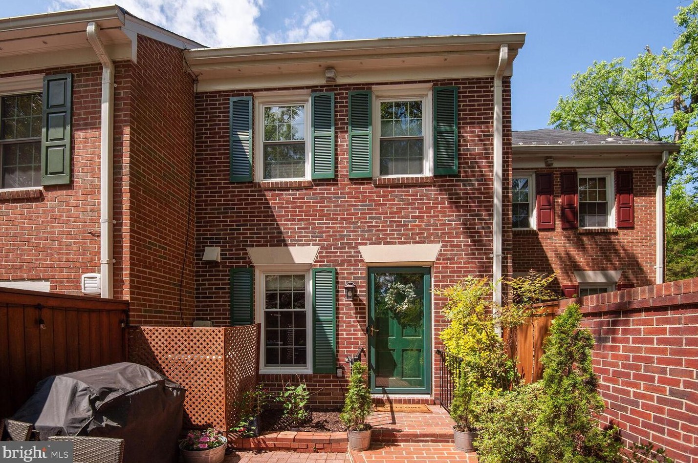 1952 Cleveland St, Arlington, VA 22201-4101