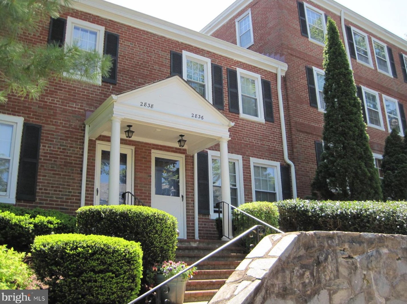 2836 S Abingdon St, Arlington, VA 22206
