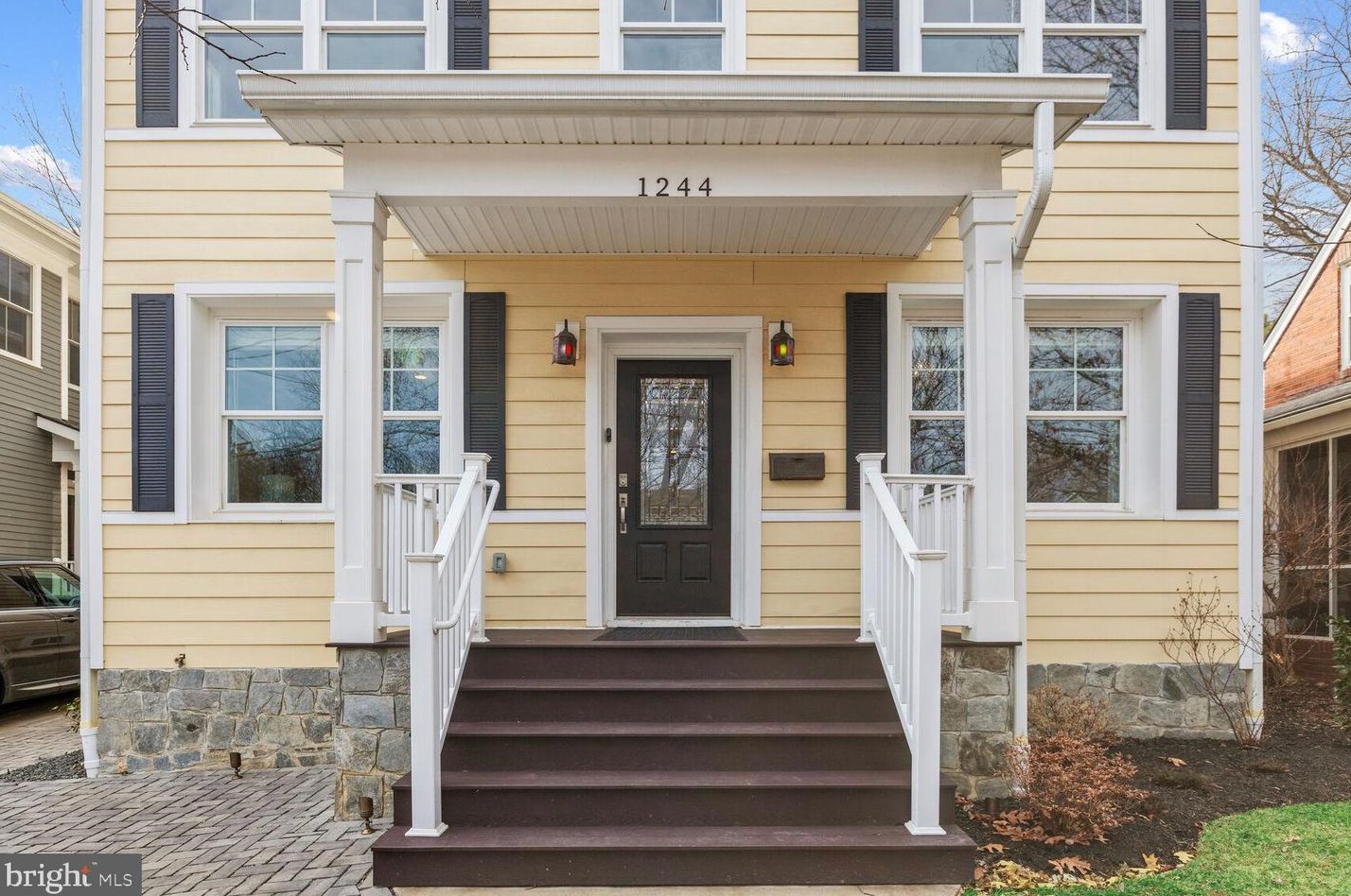 1244 Taylor St, Arlington VA 22201-5728 exterior