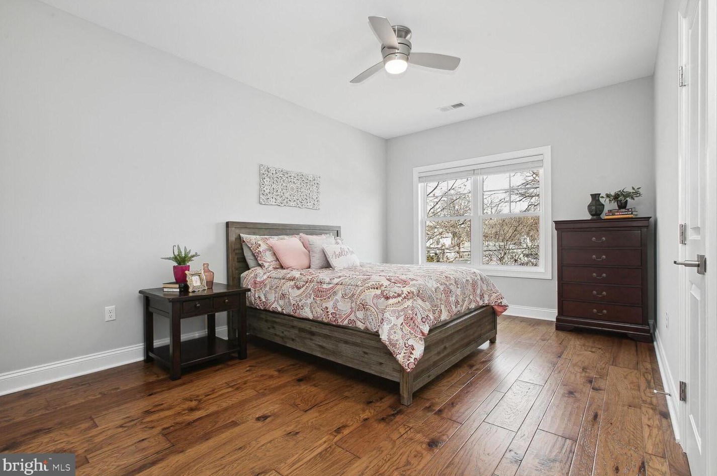 1244 Taylor St, Arlington VA 22201-5728 exterior