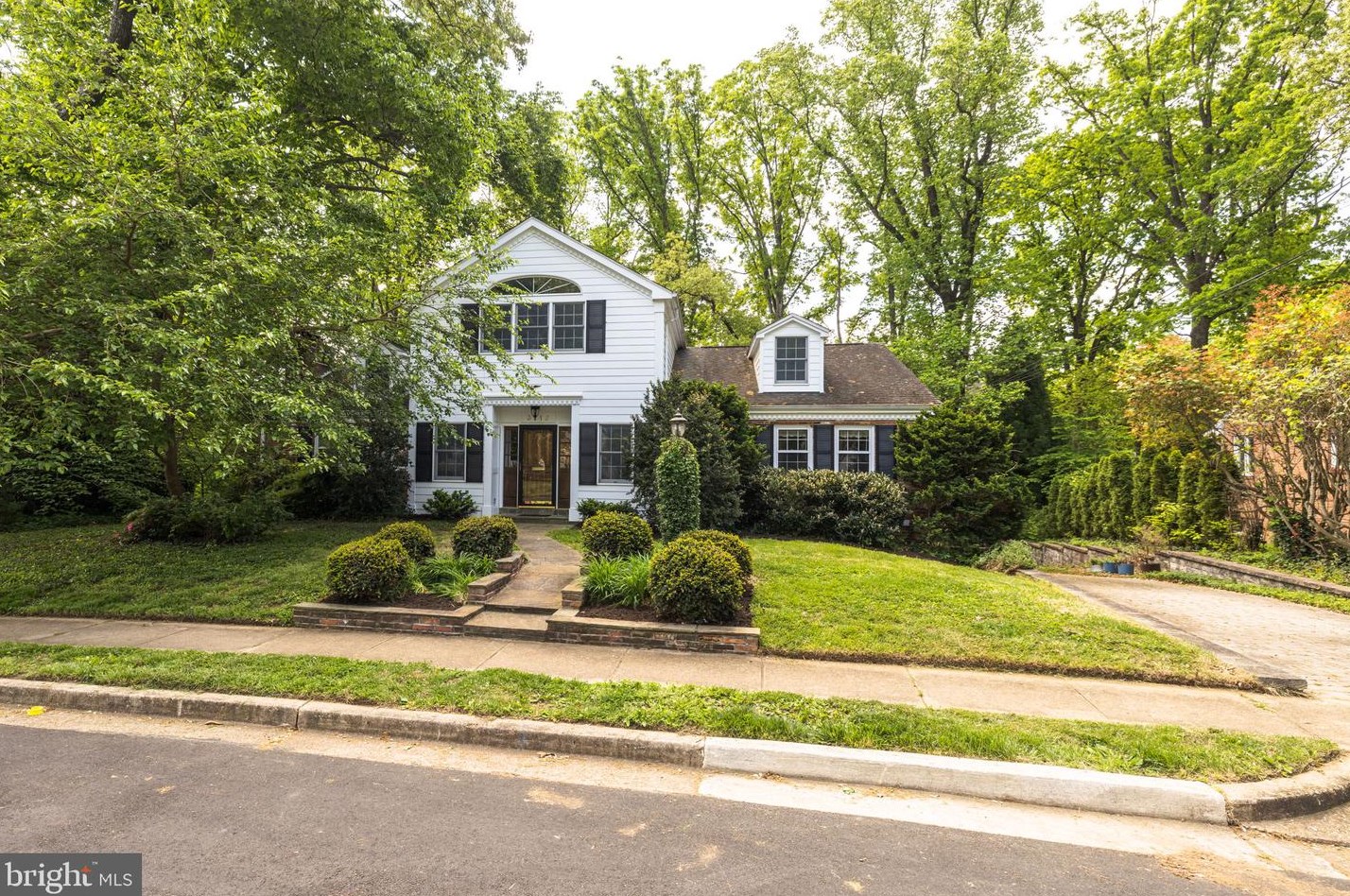 3112 Peary St, Arlington, VA 22207-5327