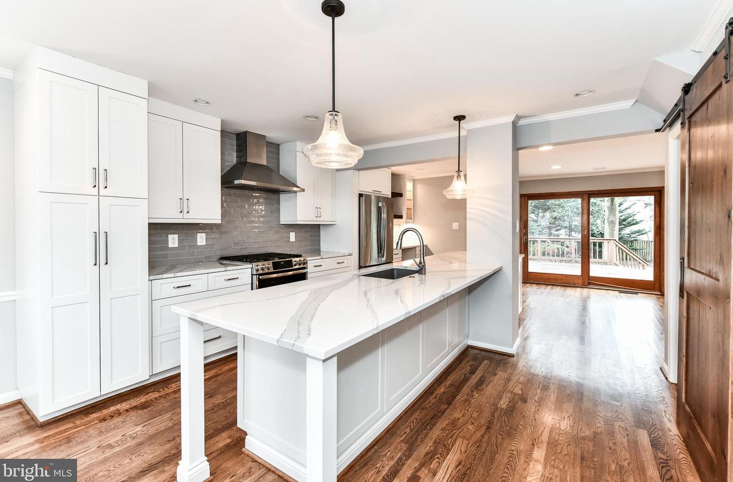 5906 14th St N, Arlington, VA 22205