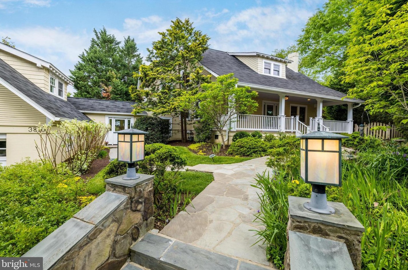 3810 Tazewell St, Arlington, VA 22207-4556
