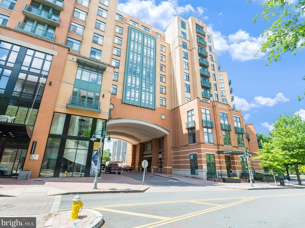 2720 S Arlington Mill Dr #103, Arlington, VA 22206