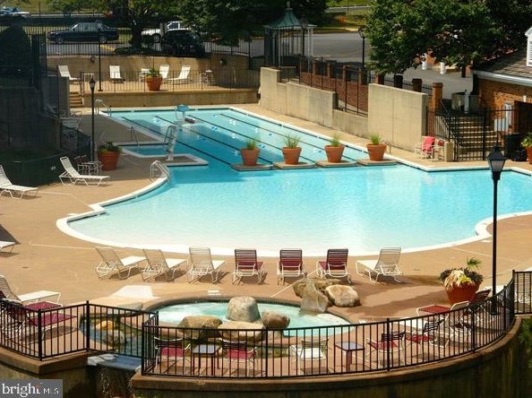 1121 Arlington Blvd #223, Arlington, VA 22209