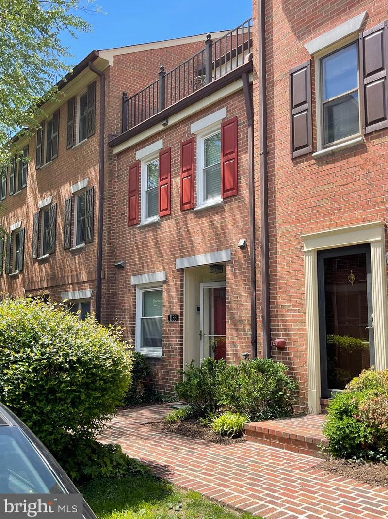 1136 N Taylor St #1, Arlington, VA