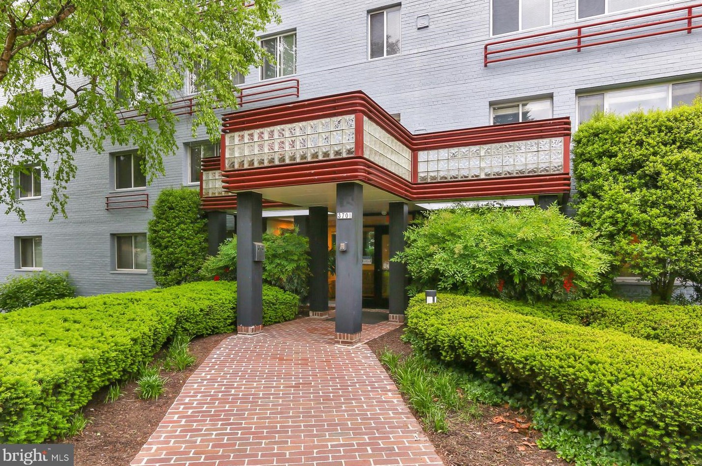 3701 5th St S #302, Arlington, VA 22204