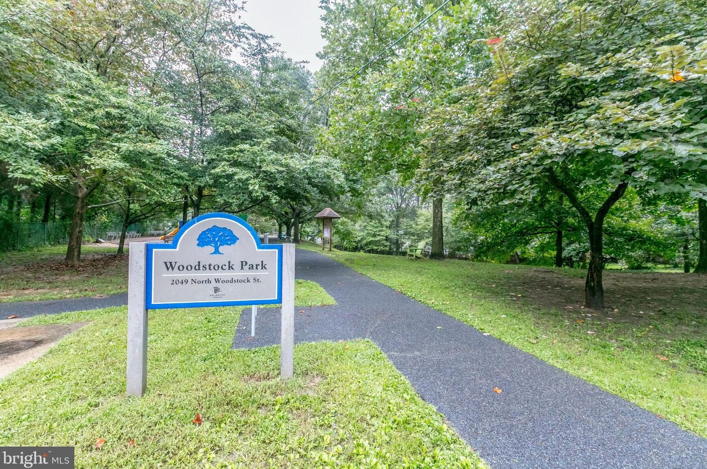 2923 Woodstock St, Arlington VA  22206-3334 exterior