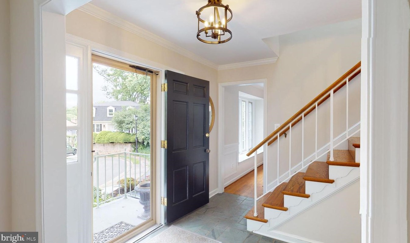 812 Stafford St, Arlington, VA 22203-1811