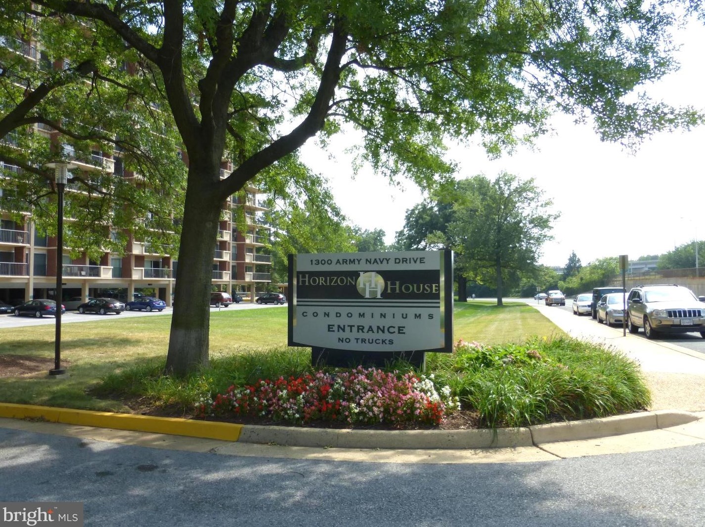 1300 Army Navy Dr #404, Arlington, VA 22202