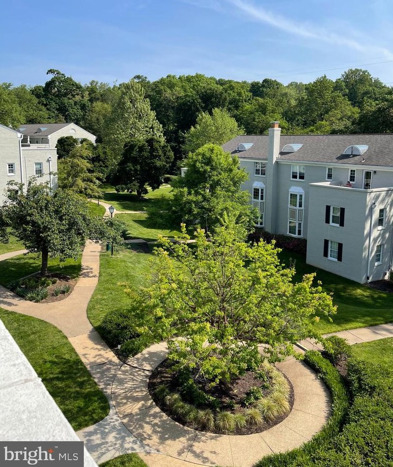 818 S Arlington Mill Dr #4-301, Arlington, VA 22204