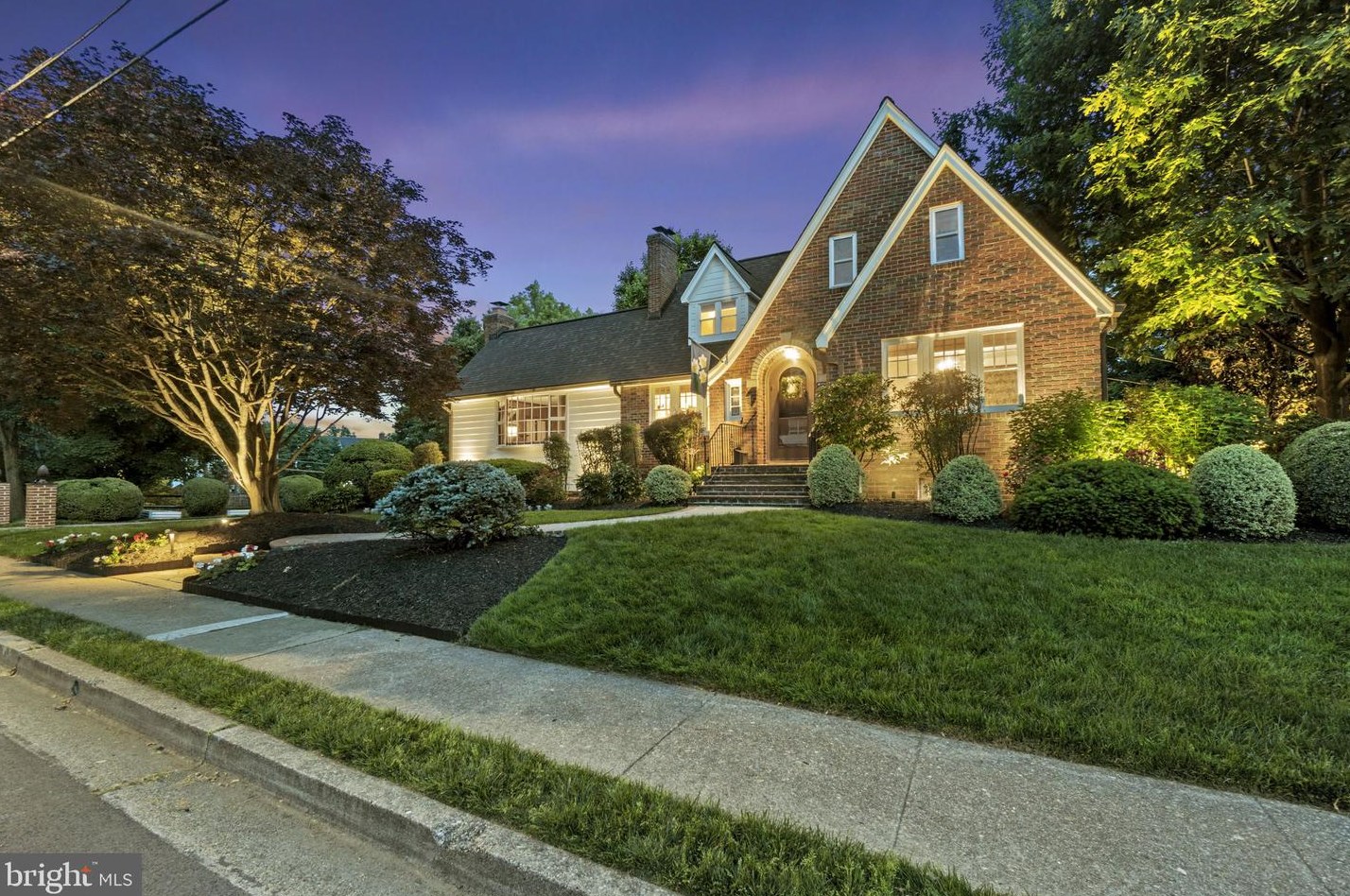 1024 Oakcrest Rd, Arlington, VA 22202-2226