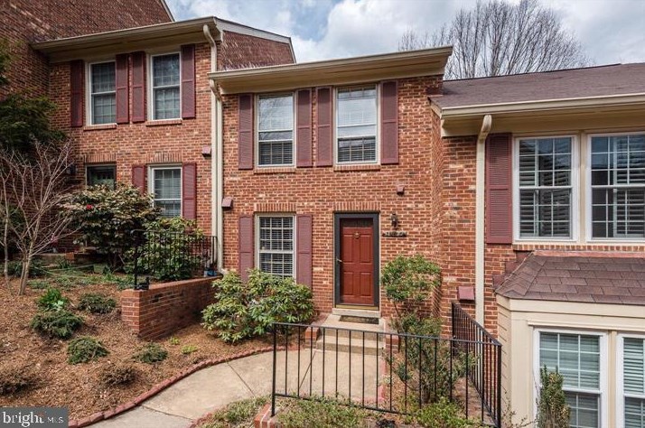 2522 S Walter Reed Dr S, Arlington, VA 22206