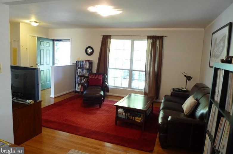 5616 8th St N, Arlington, VA 22205