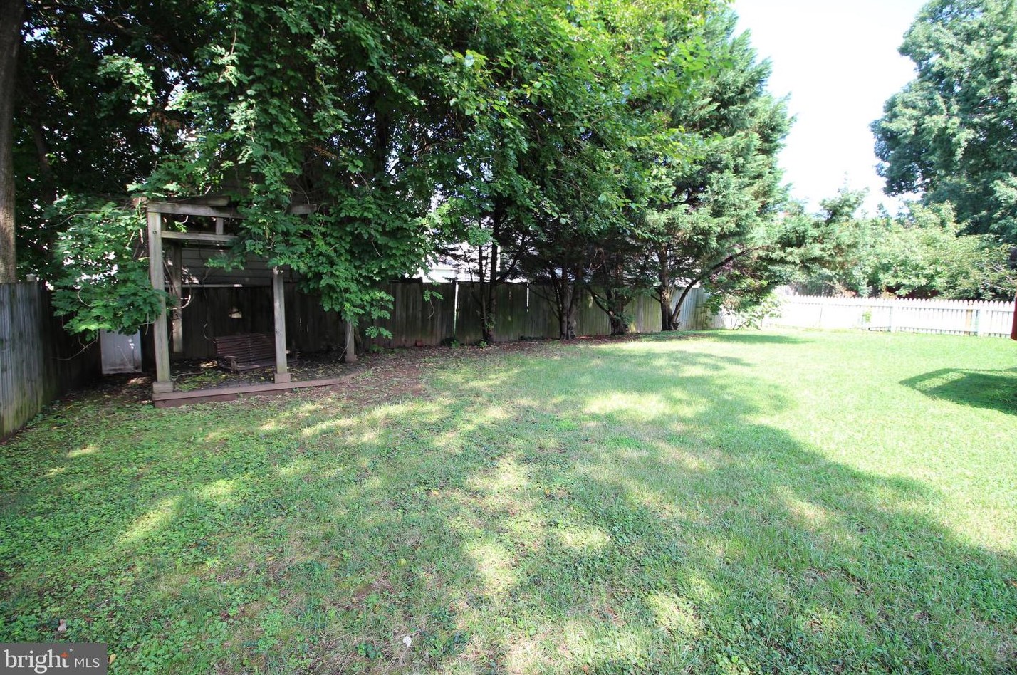 844 Veitch St, Arlington VA  22204-2125 exterior