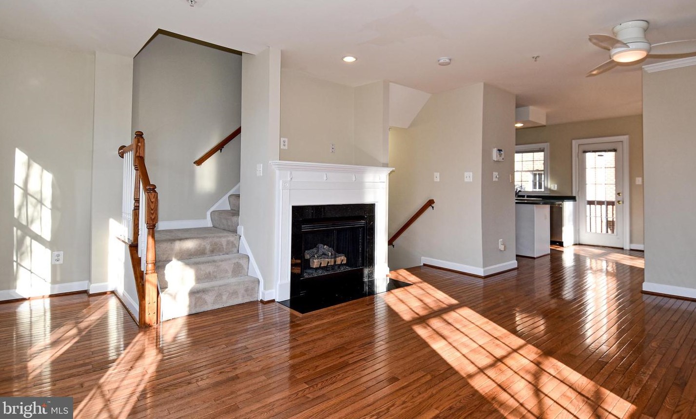 2400 N Greenbrier Ct, Arlington, VA 22207