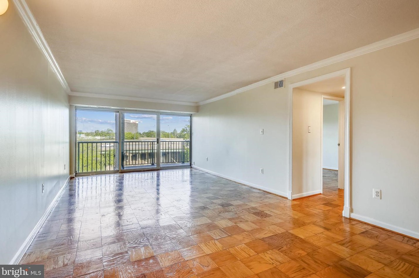 1300 Army Navy Dr #604, Arlington, VA 22202