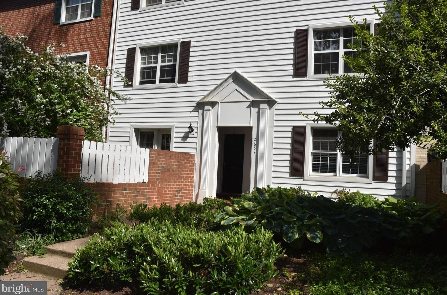 2653 Walter Reed Dr, Arlington, VA 22206-1239