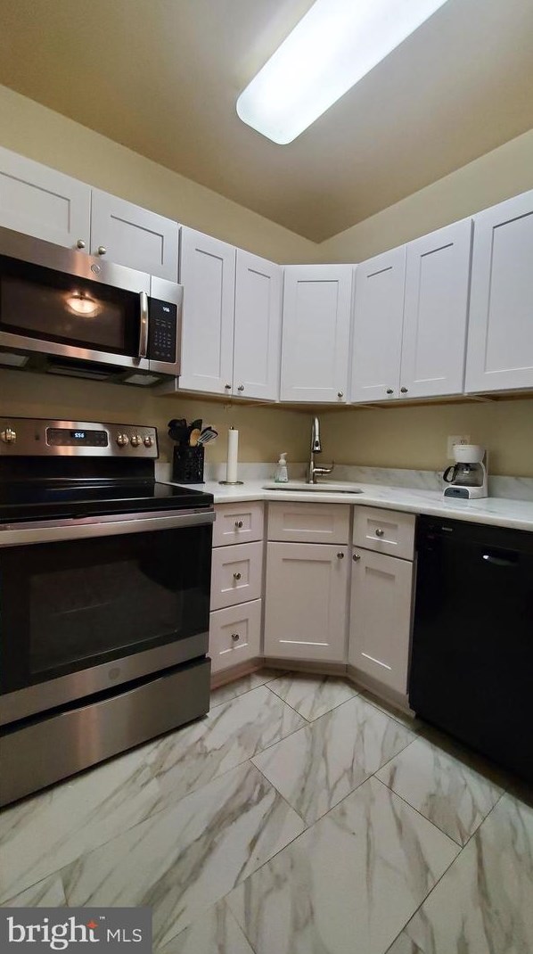 1902-67 N N Rhodes #67, Arlington, VA 22201