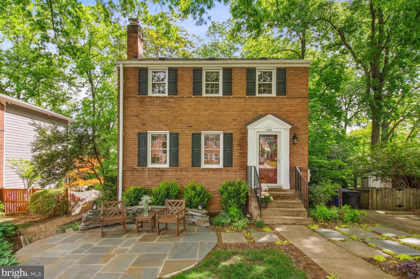 1005 Larrimore St, Arlington, VA 22205-1412