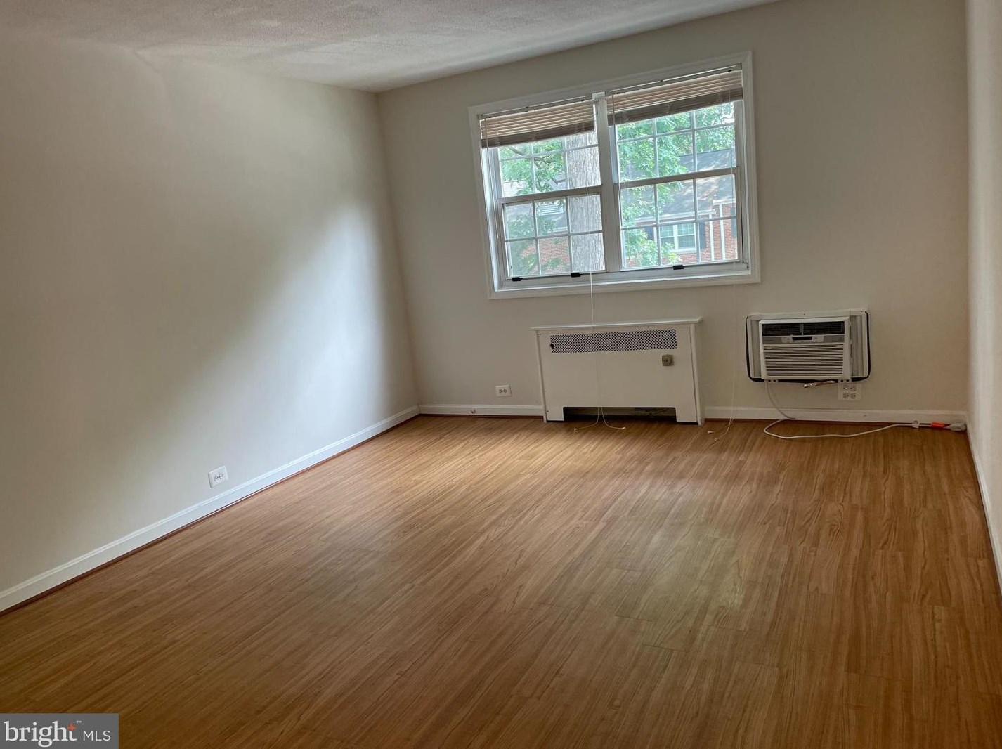 4311 2nd Rd N #4, Arlington, VA 22203