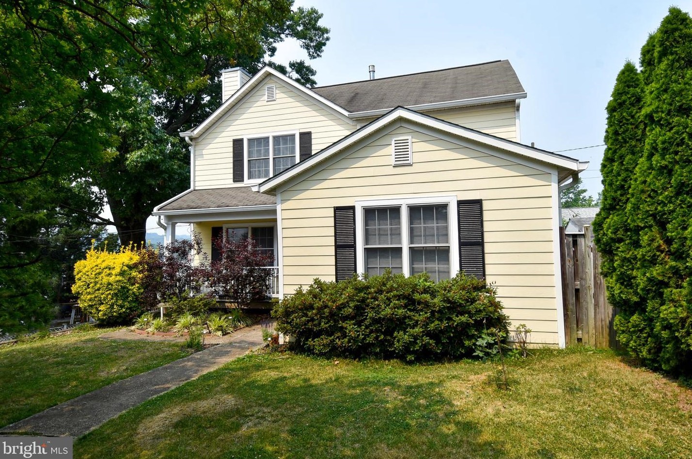 3108 Grove St, Arlington, VA 22202-2334