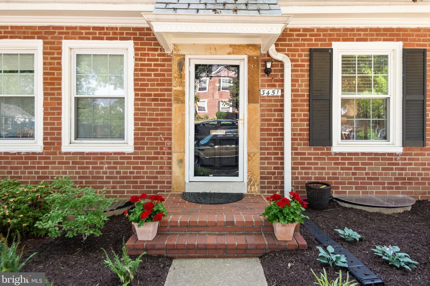 3451 Stafford St, Arlington, VA 22206-1917