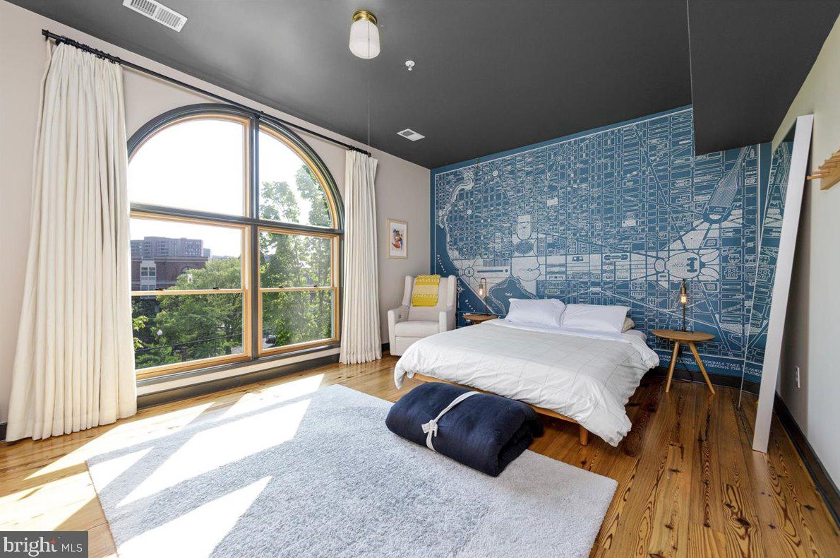 1622 Rhodes St, Arlington VA 22201-3119 exterior