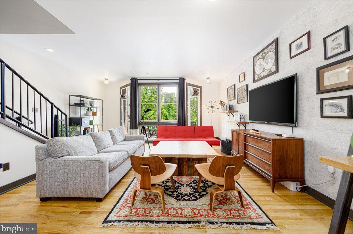 1622 Rhodes St, Arlington VA 22201-3119 exterior