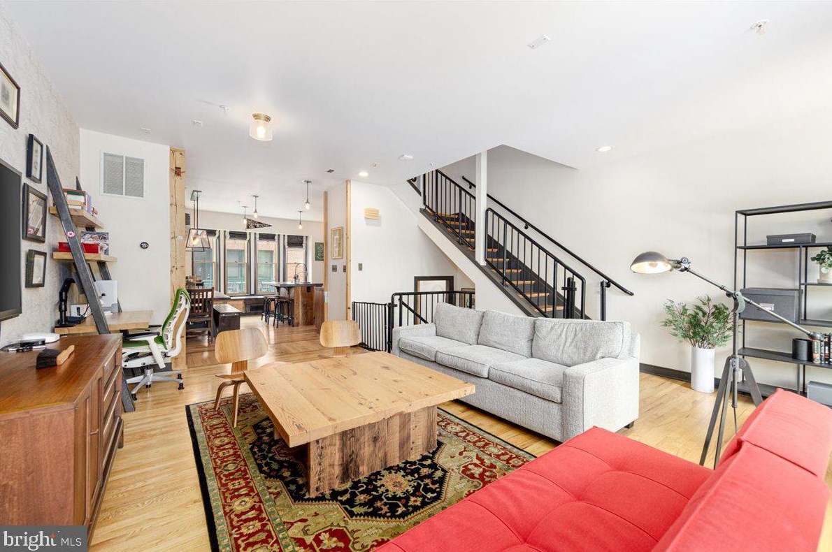 1622 Rhodes St, Arlington VA 22201-3119 exterior