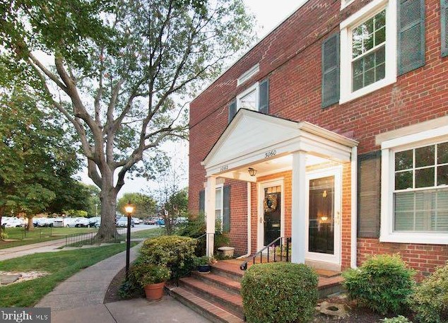 3060 Woodrow St, Arlington, VA 22206-2115