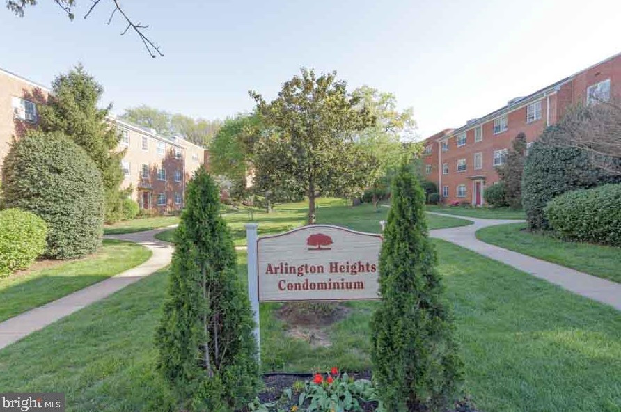 5226 8th Rd S #4, Arlington, VA 22204