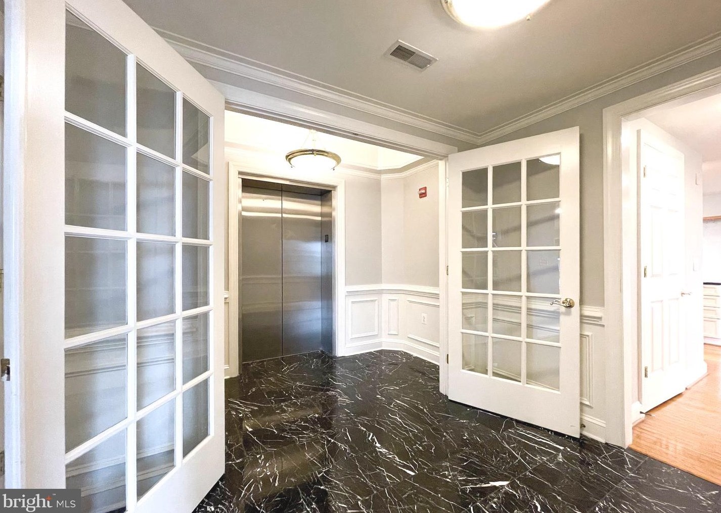 1555 N Colonial Ter #600, Arlington, VA 22209