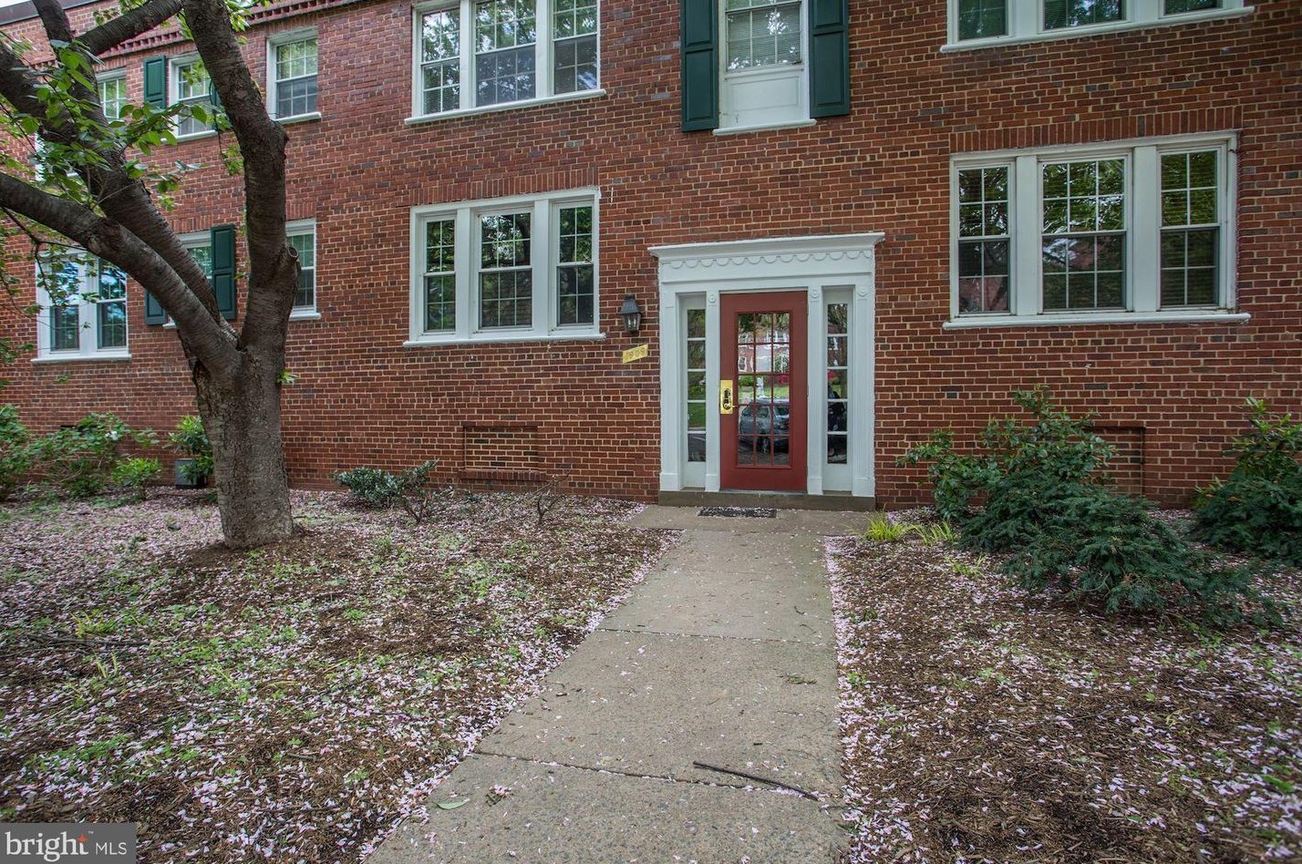 1909 N Rhodes St #21, Arlington, VA 22201
