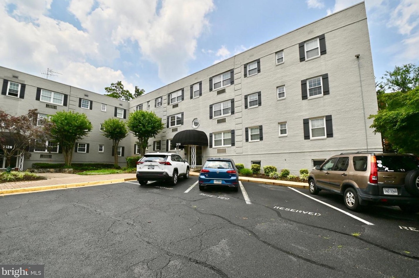 2030 Vermont St, Arlington VA  22207-2370 exterior