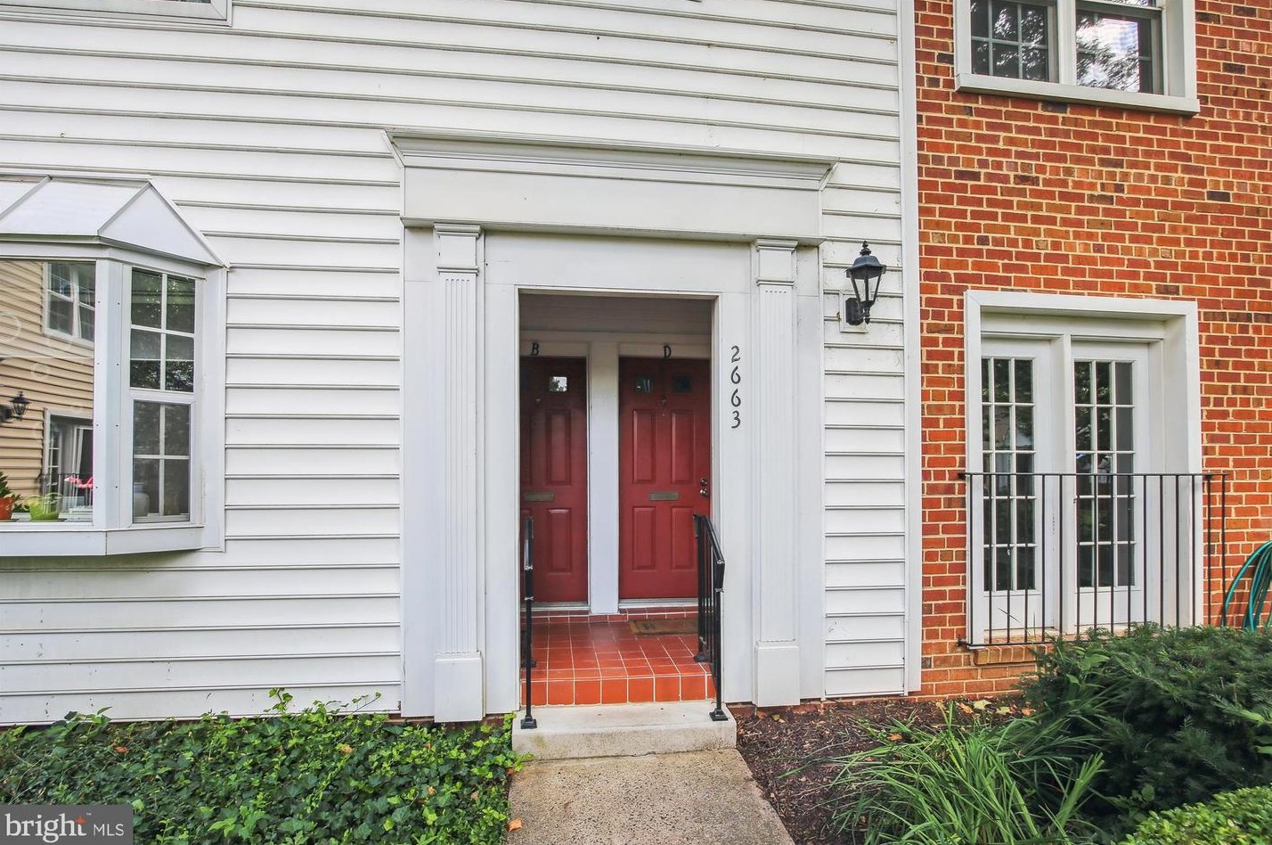2663 Walter Reed Dr, Arlington, VA 22206-1244