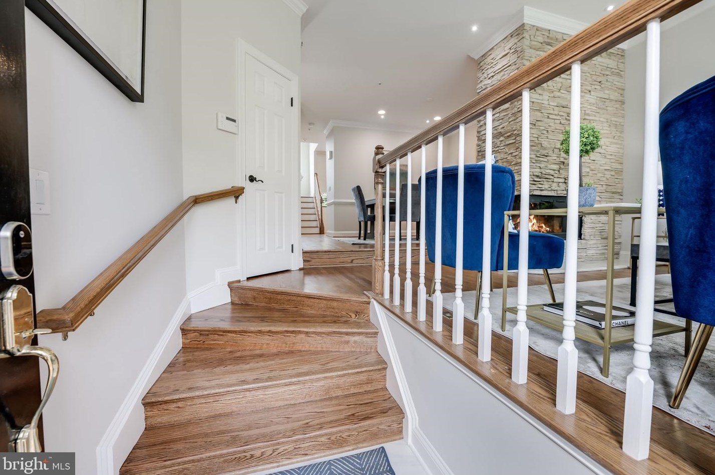 1519 Colonial Ct, Arlington, VA 22209-1439