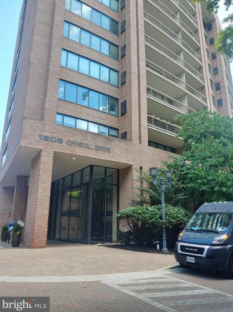 1805 Crystal Dr #618 S, Arlington, VA 22202