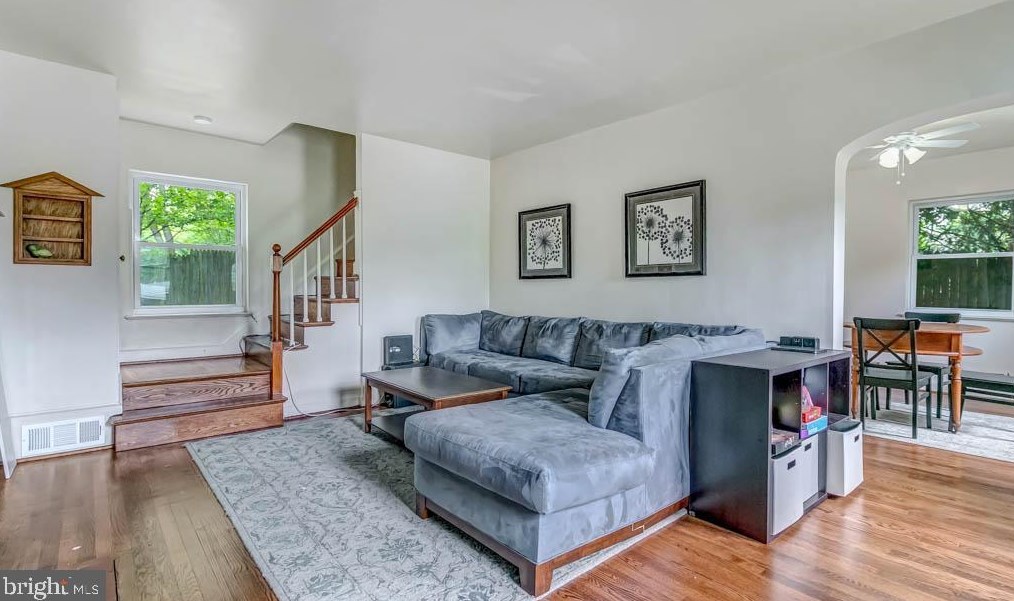 1403 Roosevelt St, Arlington VA  22205-1880 exterior