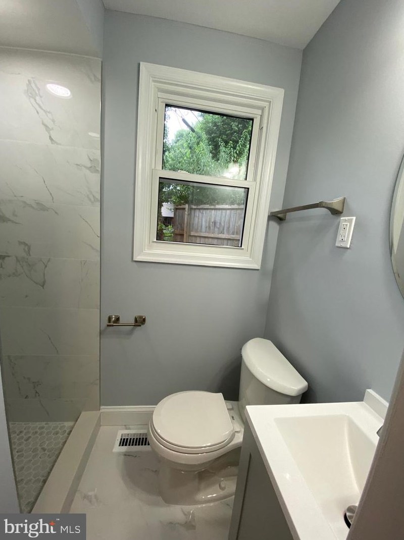 1947 Vermont St, Arlington VA 22201-4729 exterior