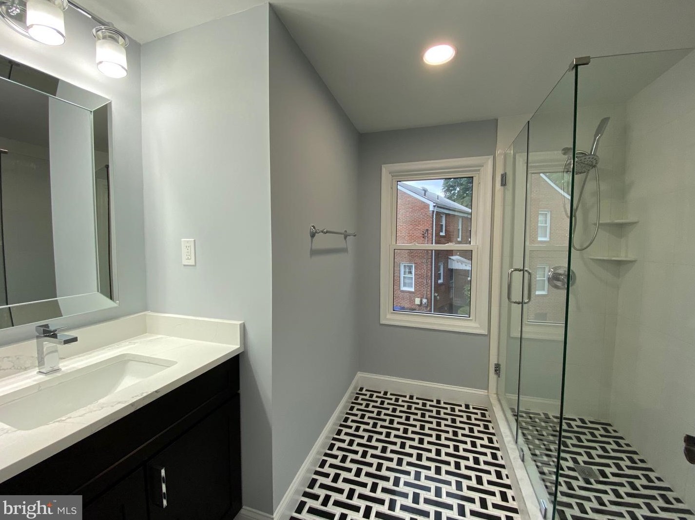 1947 Vermont St, Arlington VA 22201-4729 exterior