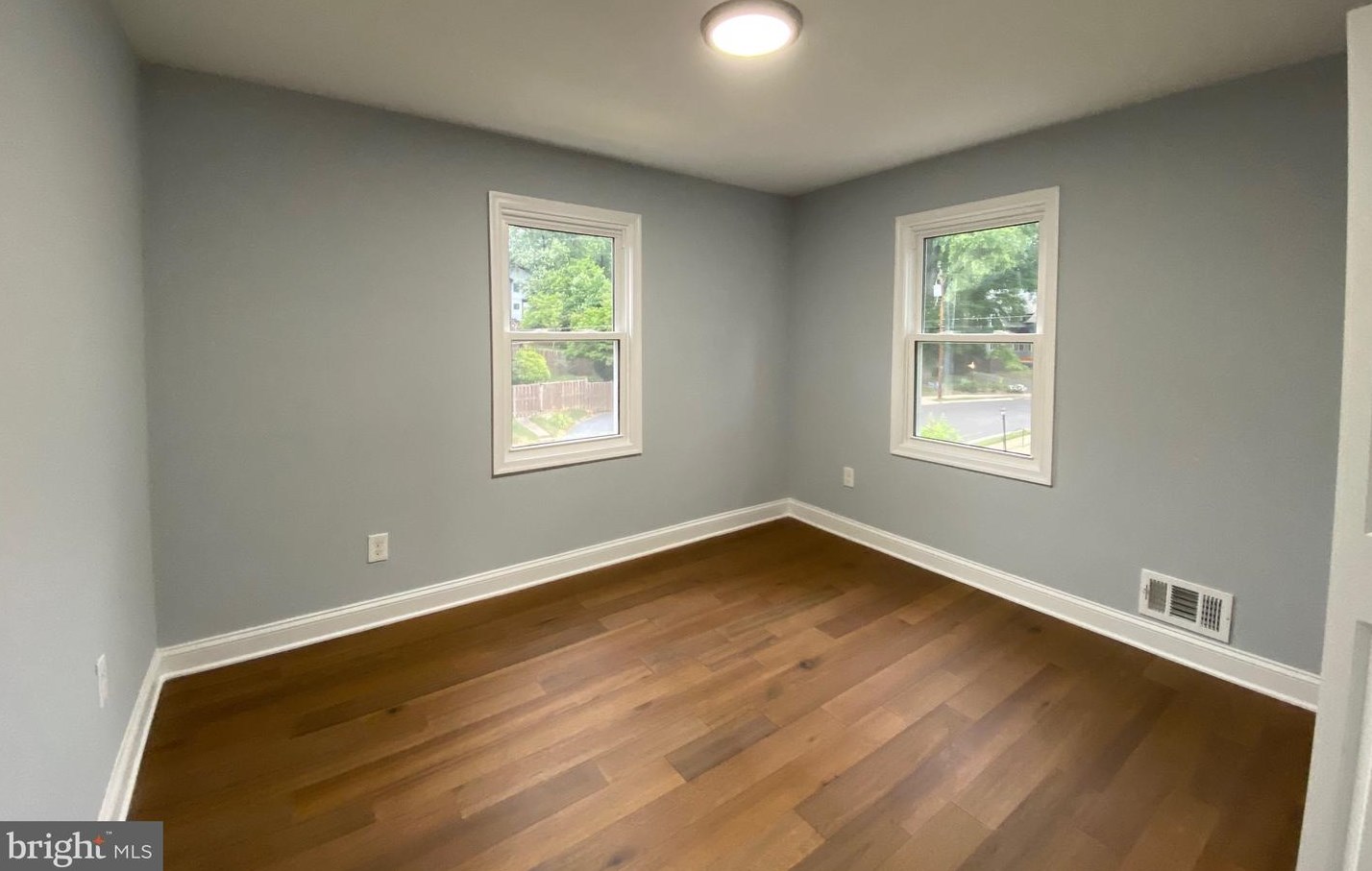 1947 Vermont St, Arlington VA 22201-4729 exterior