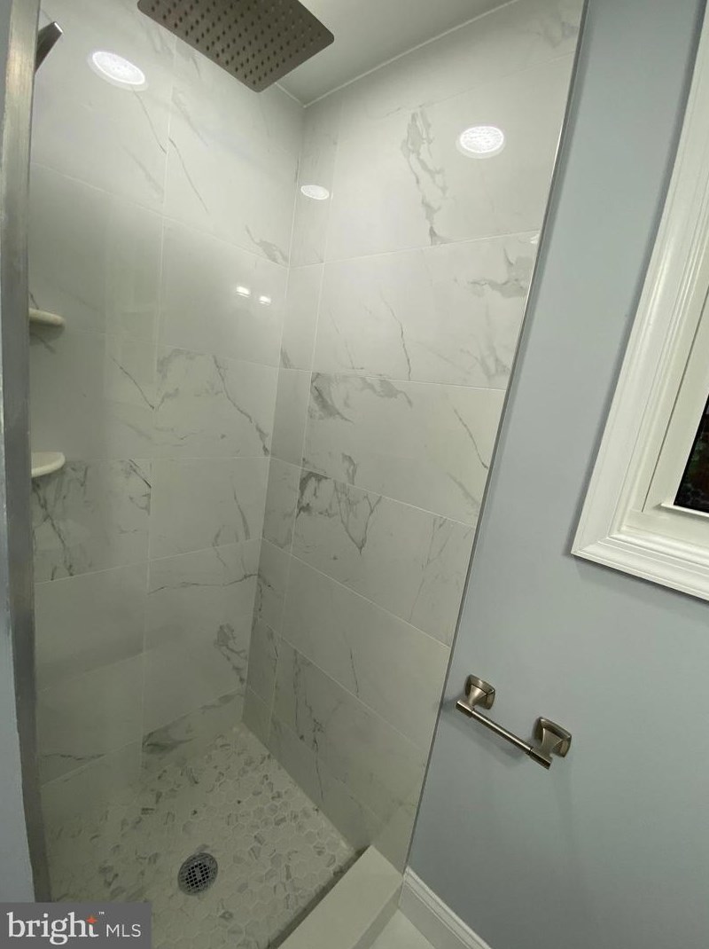 1947 Vermont St, Arlington VA 22201-4729 exterior