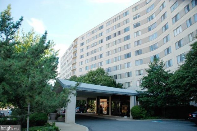 1200 N Nash St #222, Arlington, VA 22209