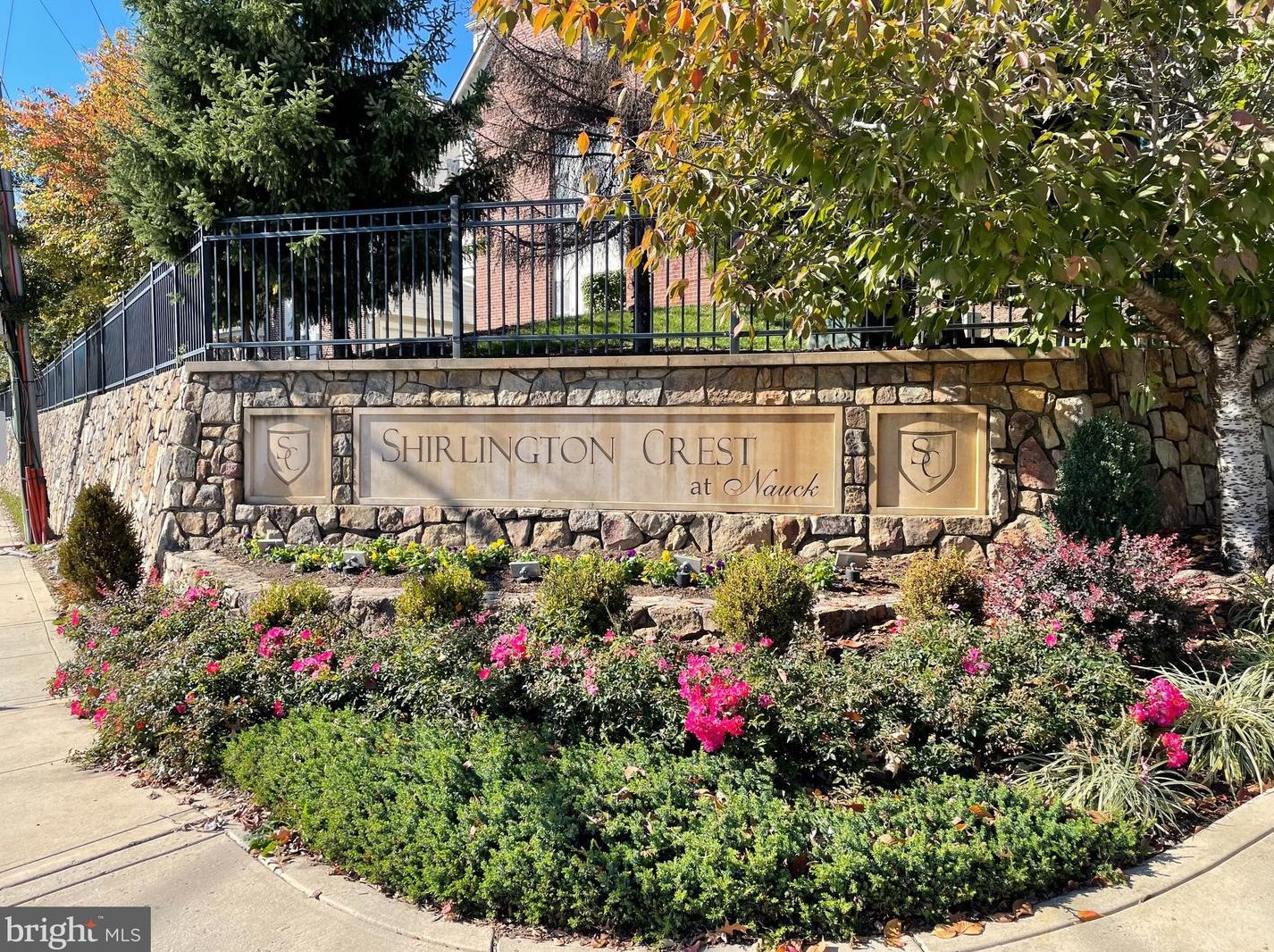 2547 Kenmore Ct, Arlington, VA 22206-2372