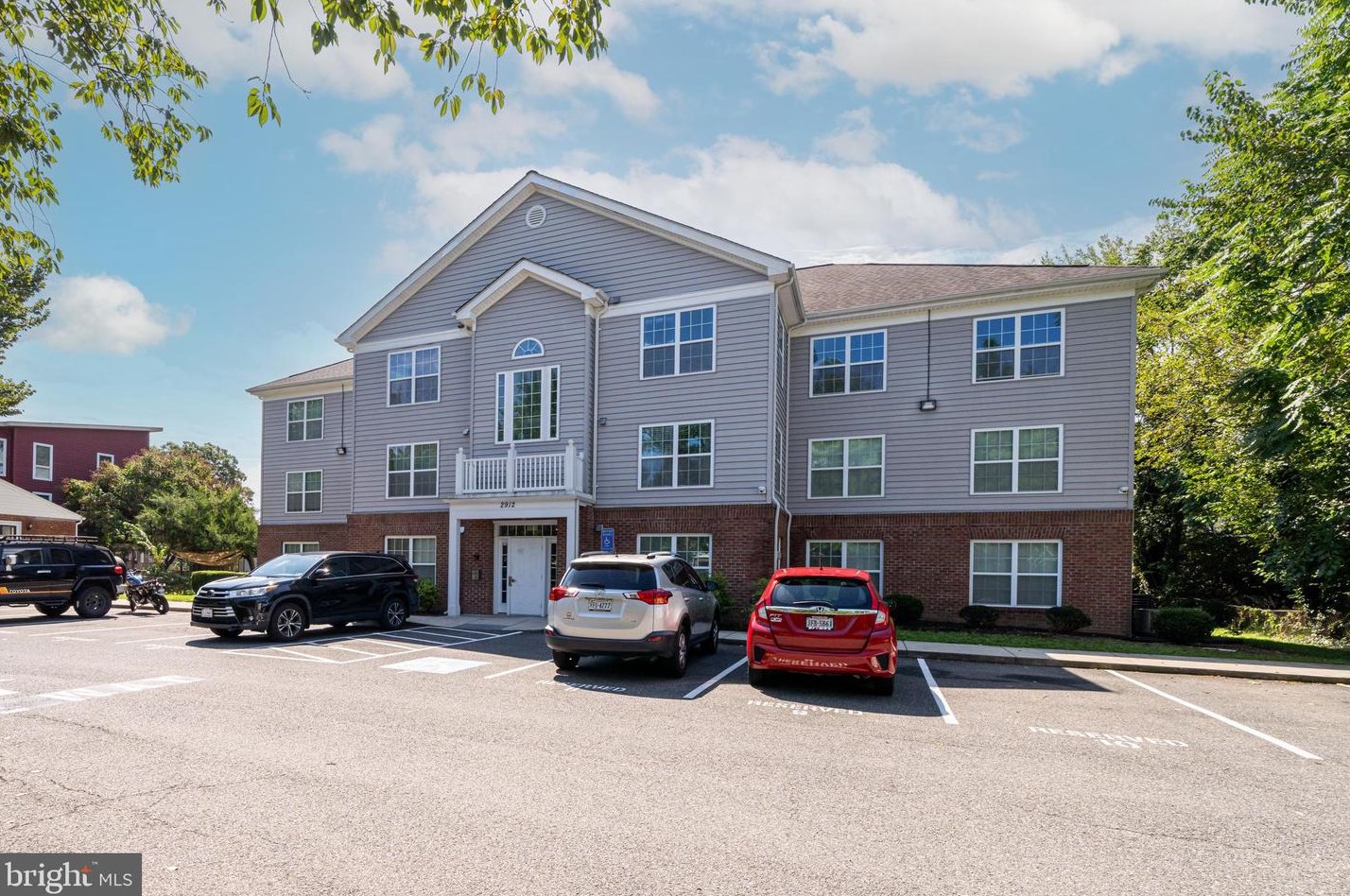 2912 17th St S #103, Arlington, VA 22204