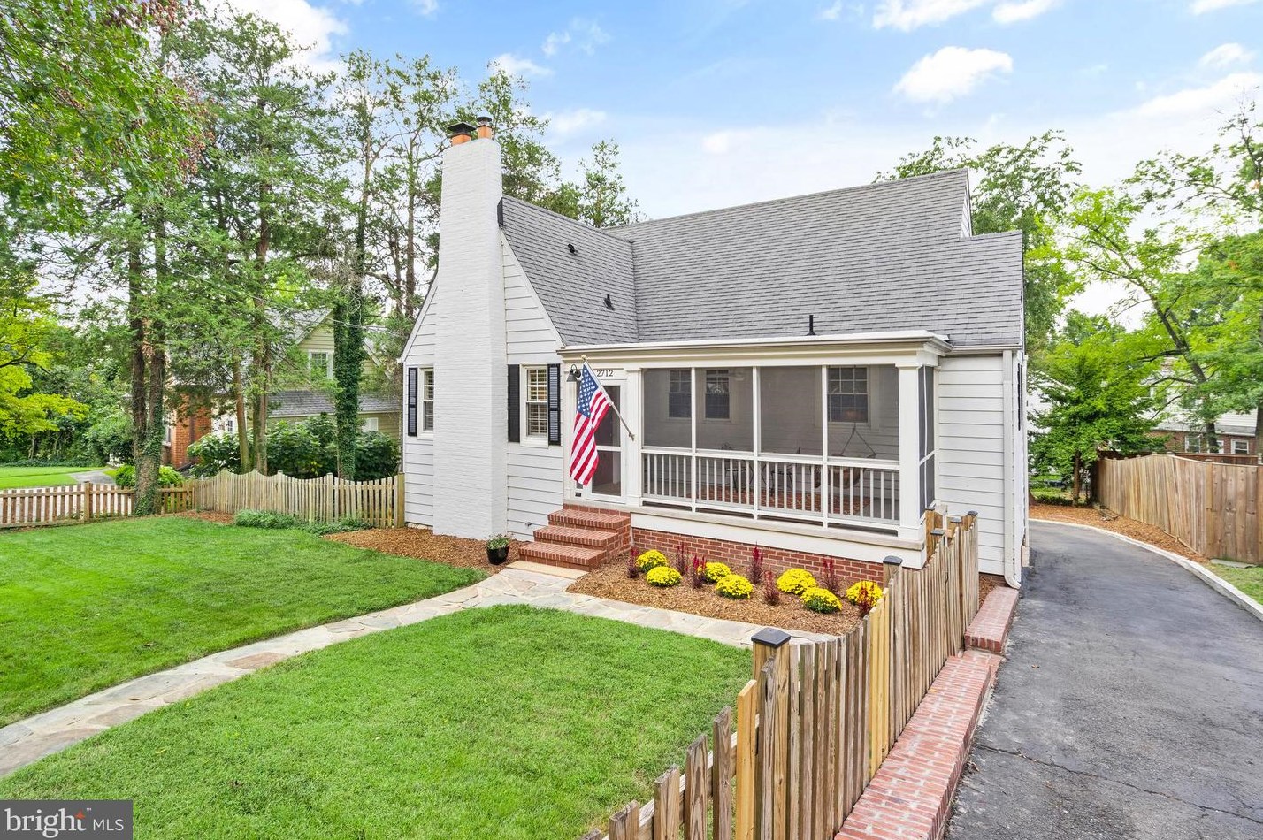 2712 S Arlington Ridge Rd, Arlington, VA 22202